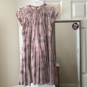 Beautiful dress!! In great condition!